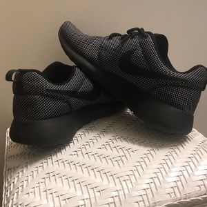 Nike Roshes, like new and hardly worn!